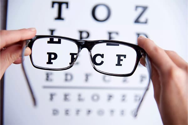 hypermetropie definition vision symptomes chirurgie refractive oeil paris dr camille rambaud chirurgien ophtalmologue paris