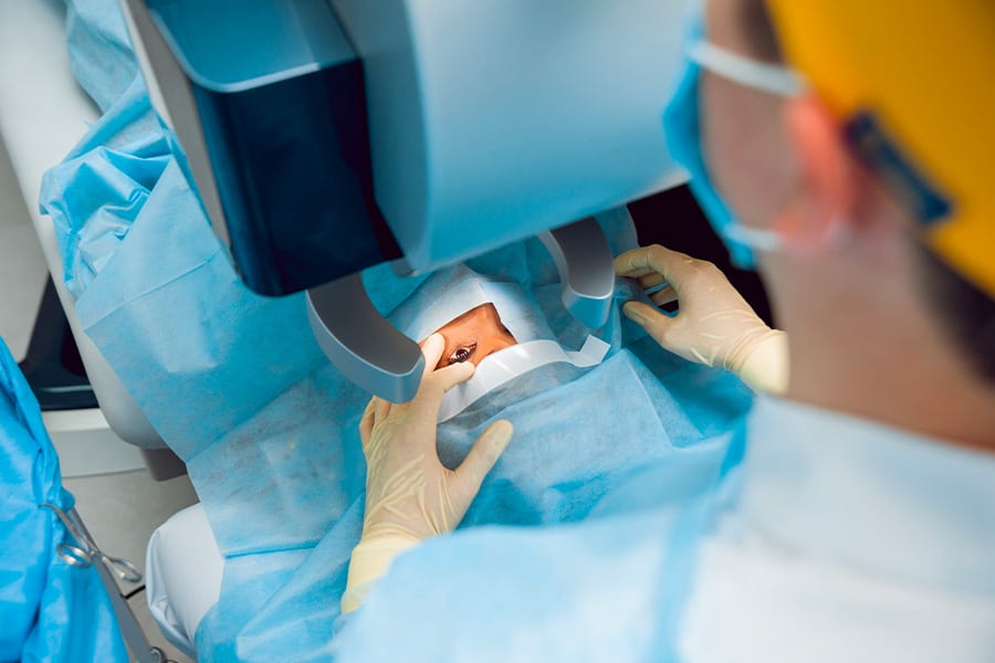 smile chirurgie refractive dr camille rambaud ophtalmologiste specialiste chirurgie refractive cataracte paris